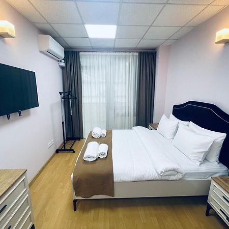 טביליסי Hotel Four Seasons מראה חיצוני תמונה