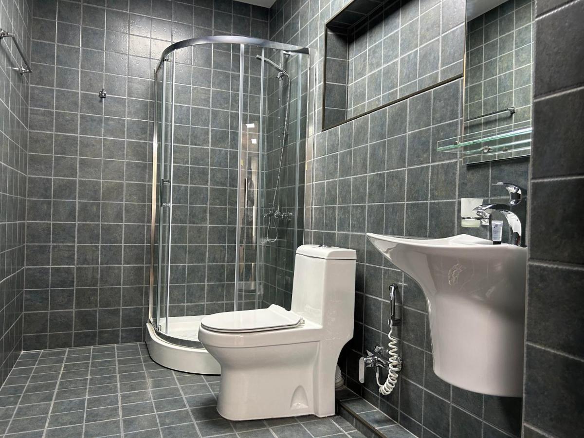 טביליסי Hotel Four Seasons מראה חיצוני תמונה