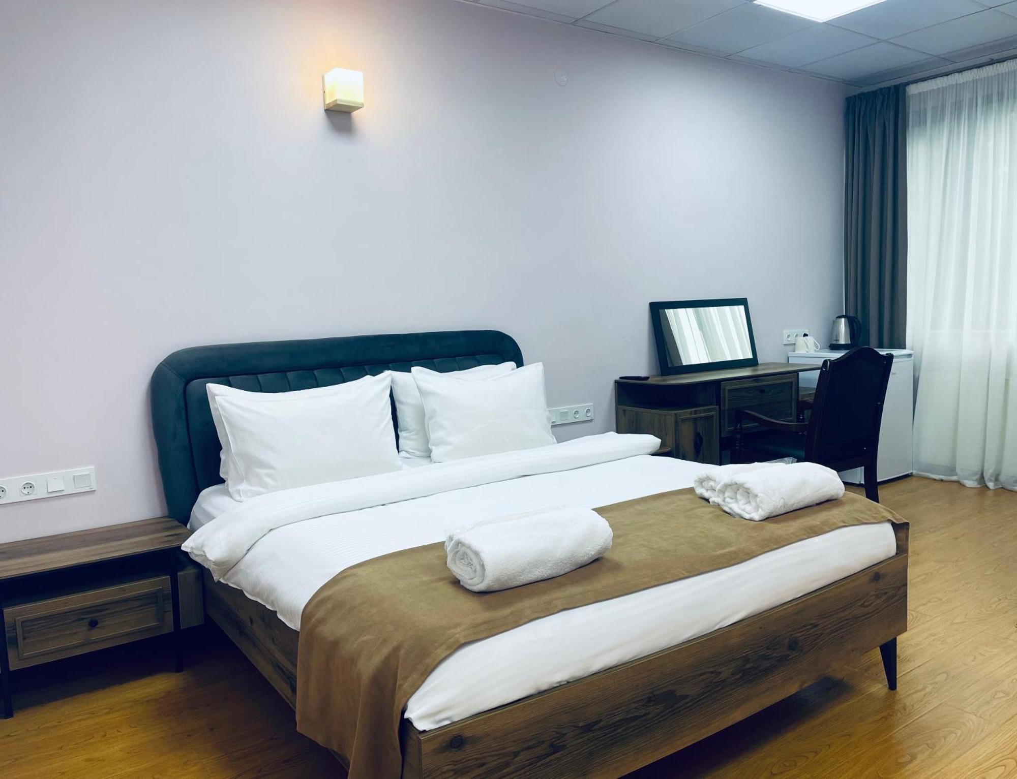 טביליסי Hotel Four Seasons מראה חיצוני תמונה