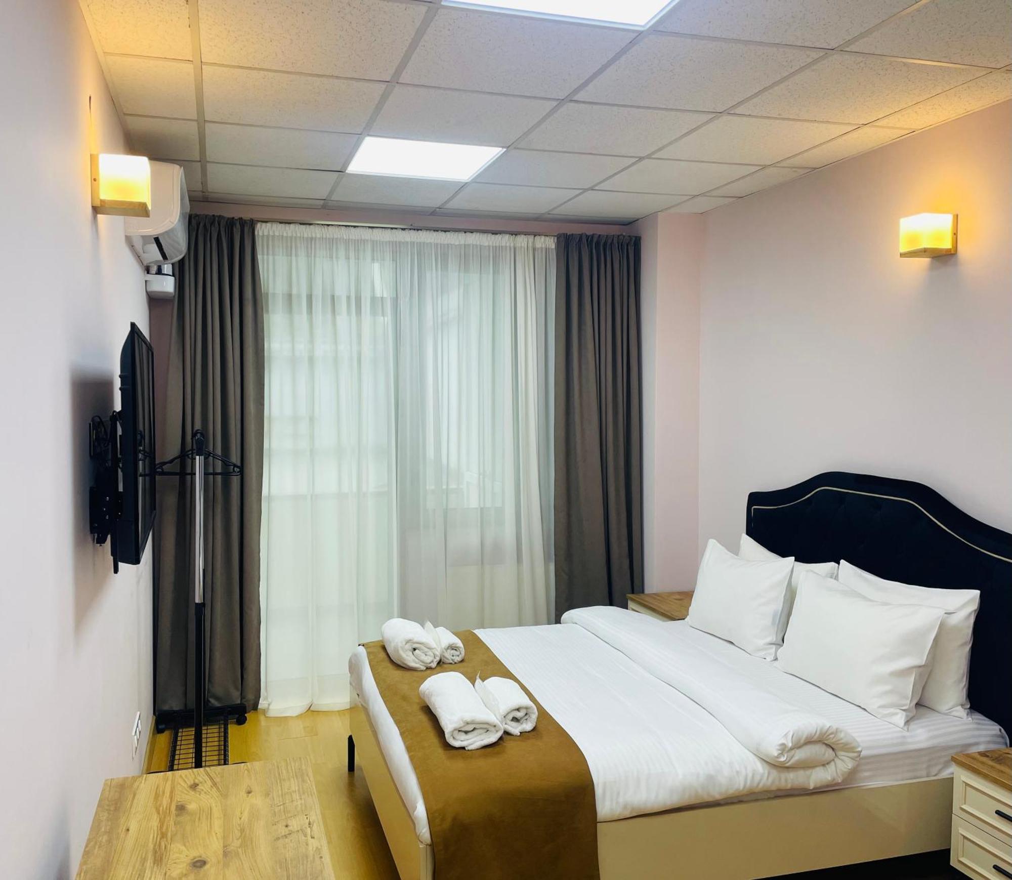 טביליסי Hotel Four Seasons מראה חיצוני תמונה